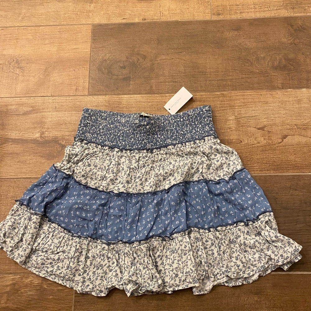 American Eagle floral skirt